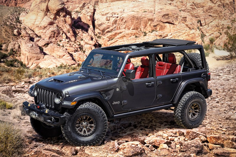 Крупный план джипа, припаркованного на каменистой дороге (jeep wrangler rubicon 392 concept, 2020, машины, обои 4k)