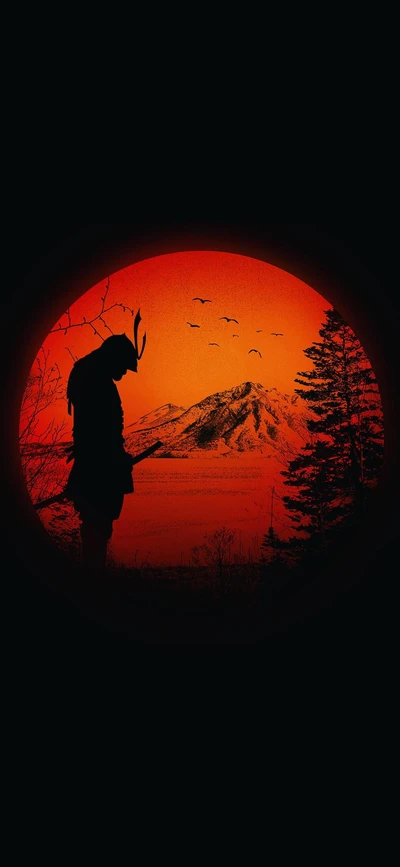 Silhouette eines Samurai-Kriegers gegen einen feurigen Sonnenuntergang