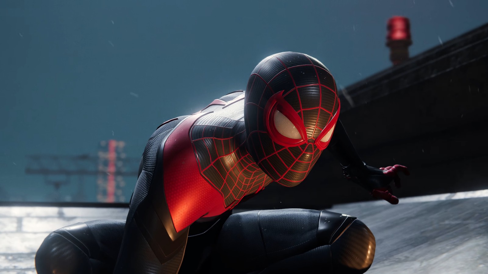 Spider-man en costume noir accroupi sur une rampe (marvels spider man miles morales, ps5, playstation, jeu vidéo)