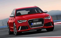 Audi RS 6: Un familiar de lujo de alto rendimiento con potencia de motor V8.