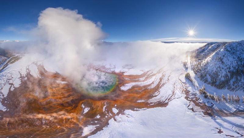 Жирафы на снегу с радугой на небе (кальдера йеллоустоун, yellowstone caldera, вулкан, супервулкан, национальный парк)