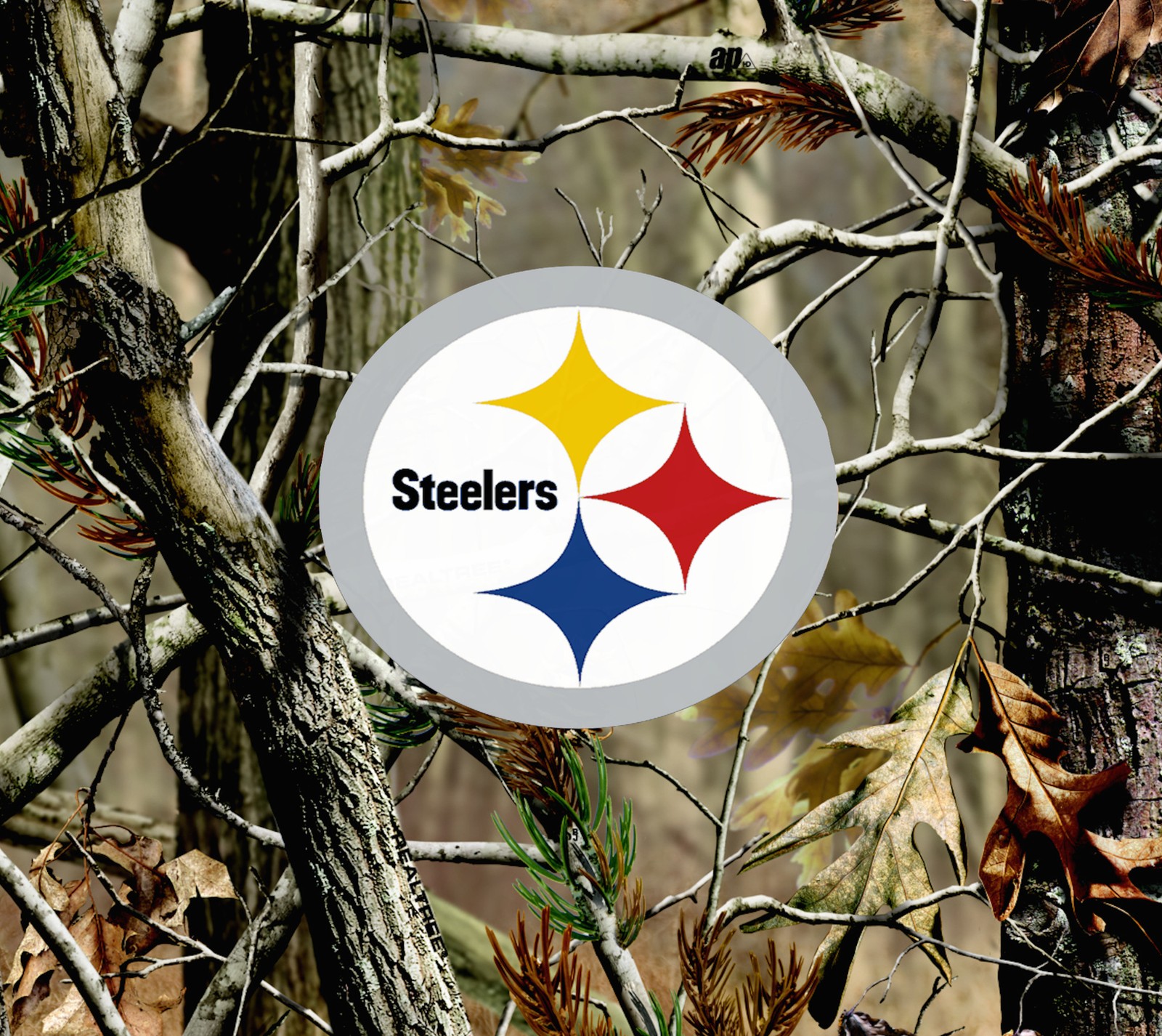 Acercamiento de un árbol con el logotipo de los pittsburgh steelers en él (negro y amarillo, camuflaje, fútbol, realtree, steelers)