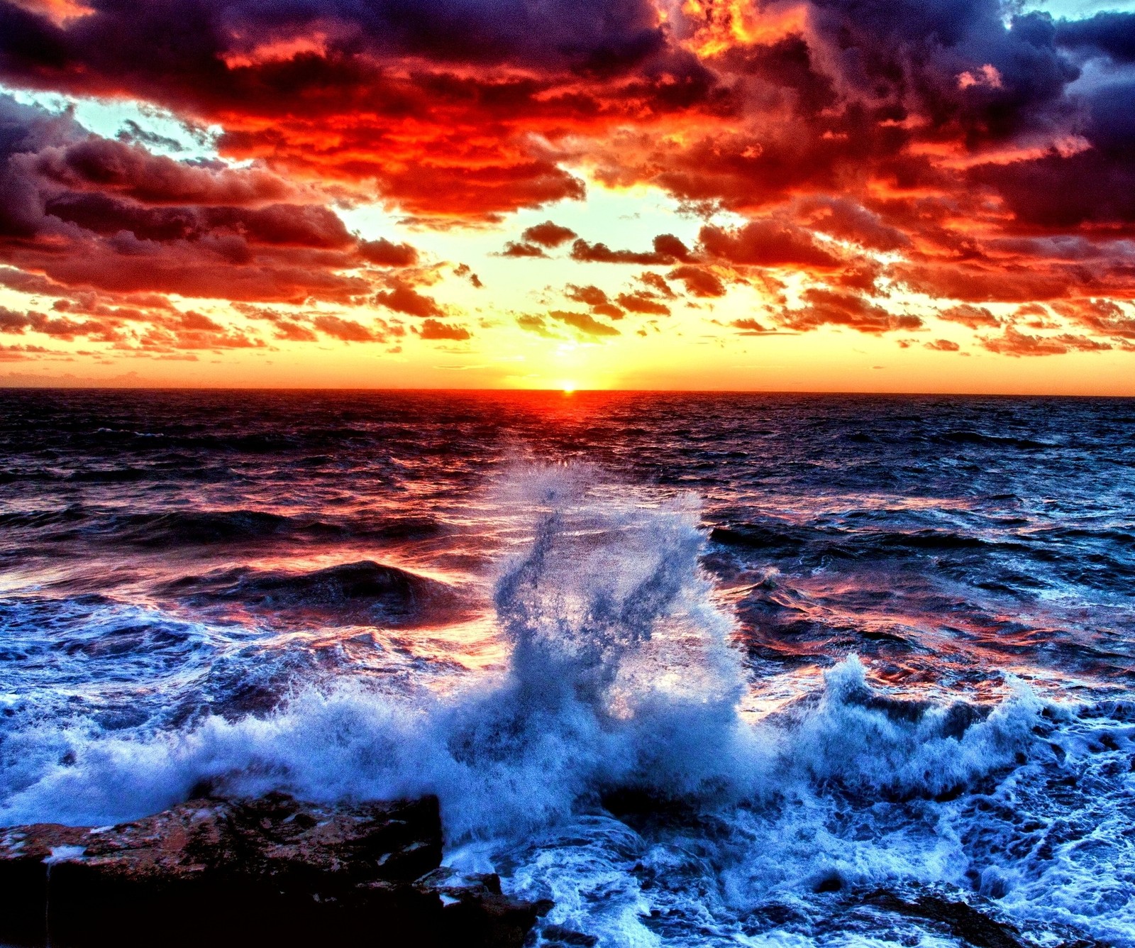 Descargar fondo de pantalla paisaje, naturaleza, amanecer rojo, olas