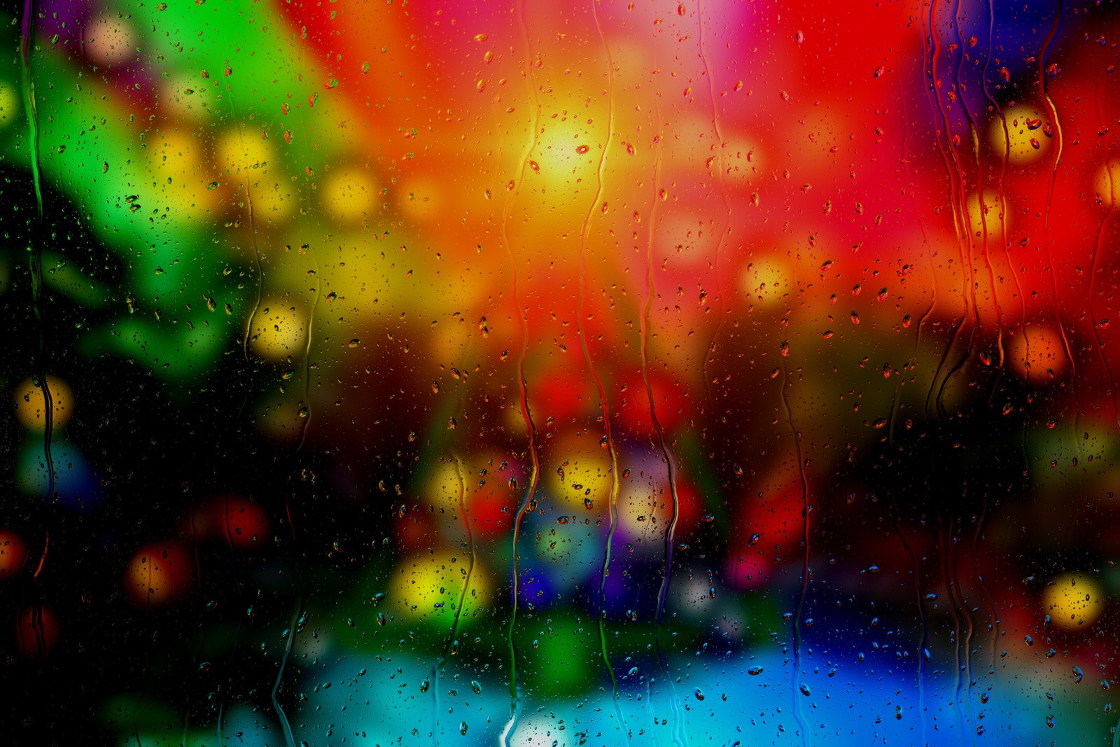 Um close de uma janela coberta de chuva com um fundo colorido (gotas de chuva, fundo bokeh, multicolorido, janela, textura)