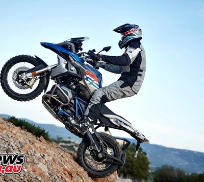 BMW GS1200: Conquistando Terreno com Estilo e Poder