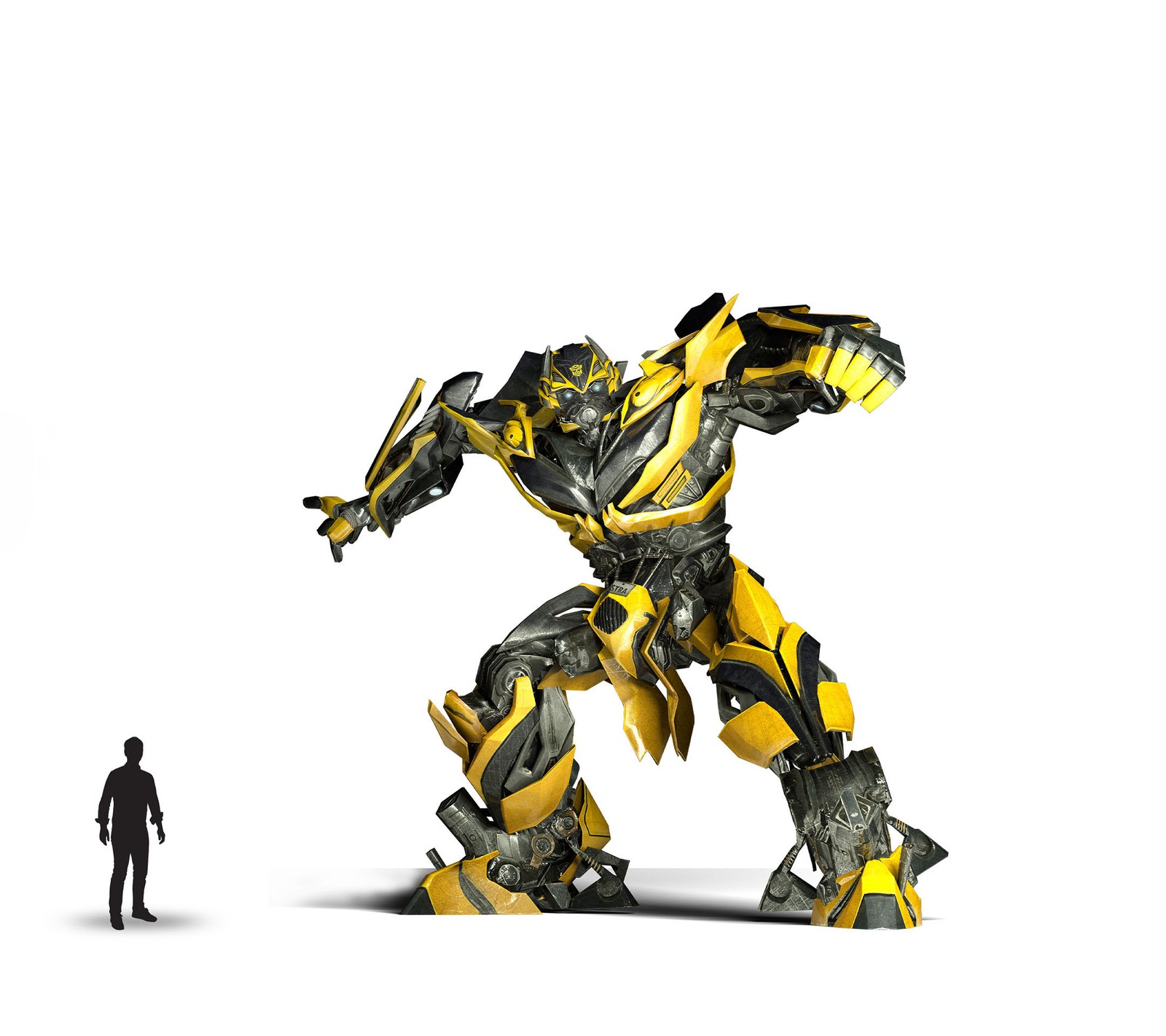 Um close de uma pessoa em pé ao lado de um robô (bumblebee, bumble bee, transformers)