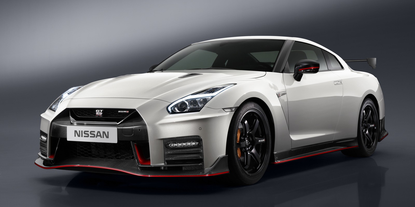 Der nissan gt35 ist ein sehr eleganter sportwagen (nissan gt r nismo, ultrabreit, sportwagen, 5k, autos)