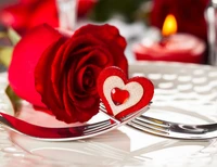 Configuración romántica del Día de San Valentín con decoración de rosas y corazones