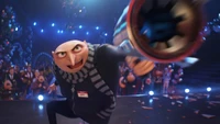 Felonius Gru en una escena de acción explosiva de Mi Villano Favorito 4.