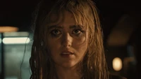 Moment intense d'Abigail : Kathryn Newton dans une scène d'horreur captivante