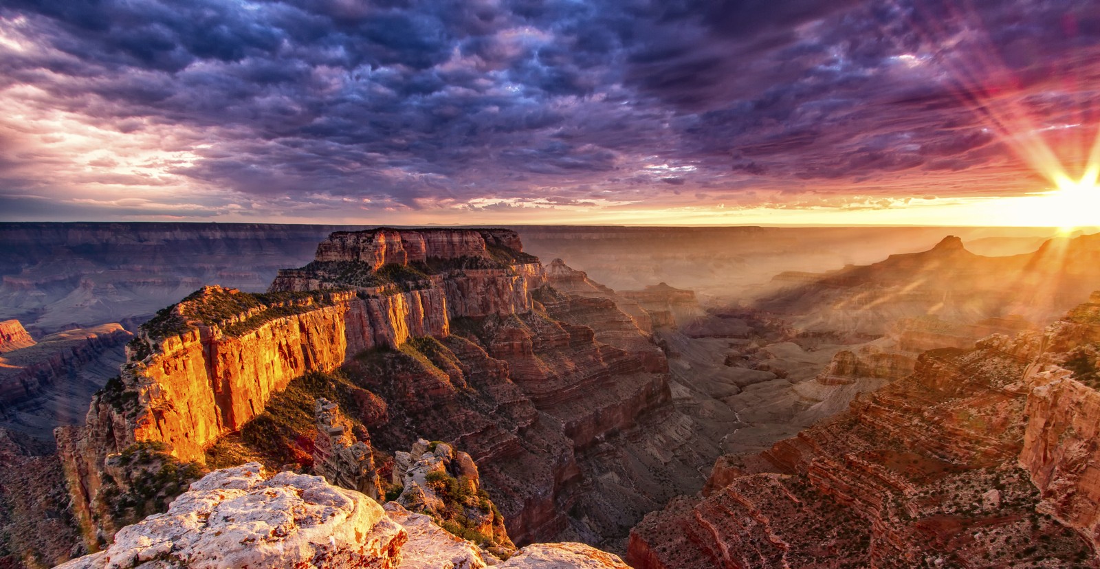 A view of the sun setting over the grand canyon (grand canyon, antelope canyon, canyon, natural landscape, nature)