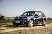 BMW X1 : Un SUV de luxe dynamique en mouvement