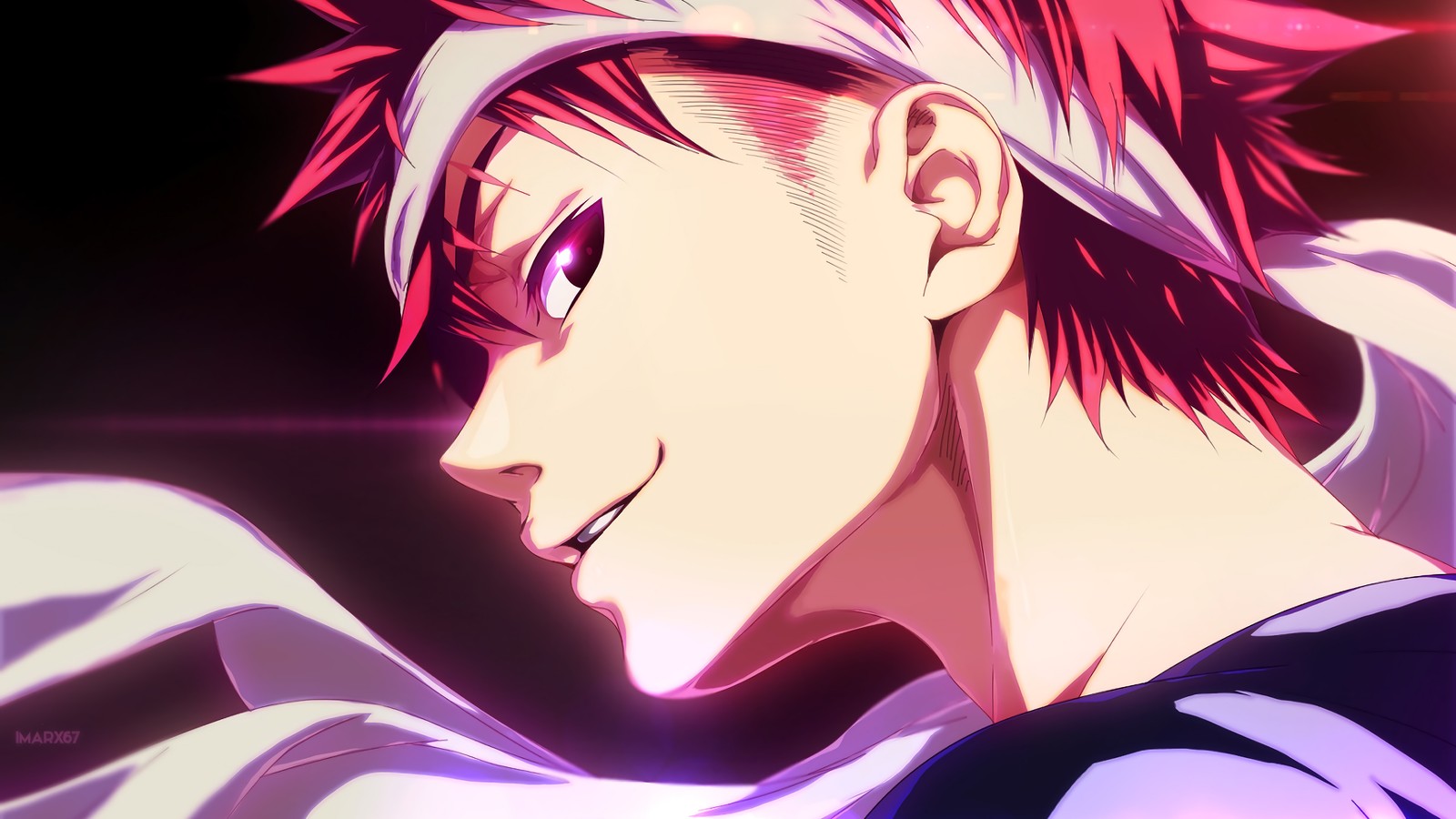 Un primer plano de una persona con cabello rojo y una camisa blanca (guerras de comida, shokugeki no soma, 食戟のソーマ, anime, soma yukihira)