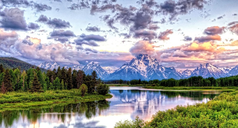 Вид на реку с горами на заднем плане (гранд тетон, grand teton, река змея, изгиб оксбоу, oxbow bend)