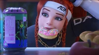 Brigitte disfruta de una dona colorida en una escena temática de Overwatch