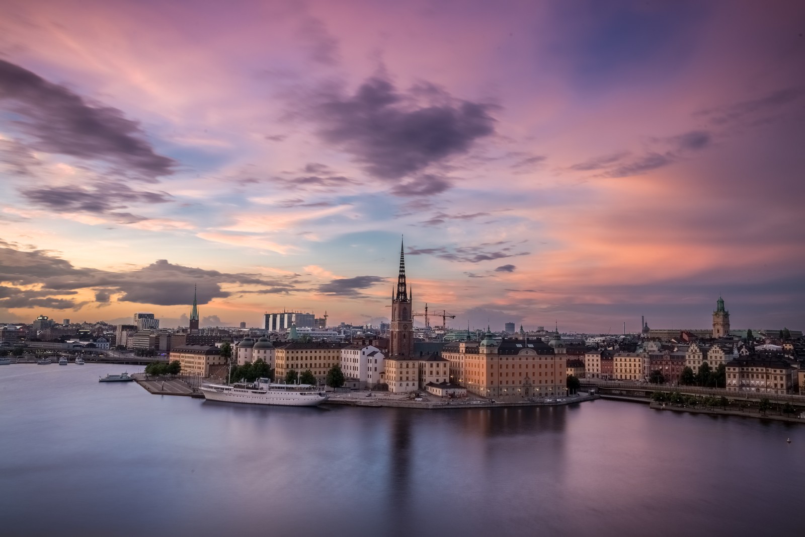 Lade wolke, stadt, stadtbild, reflexion, sonnenuntergang Hintergrund herunter