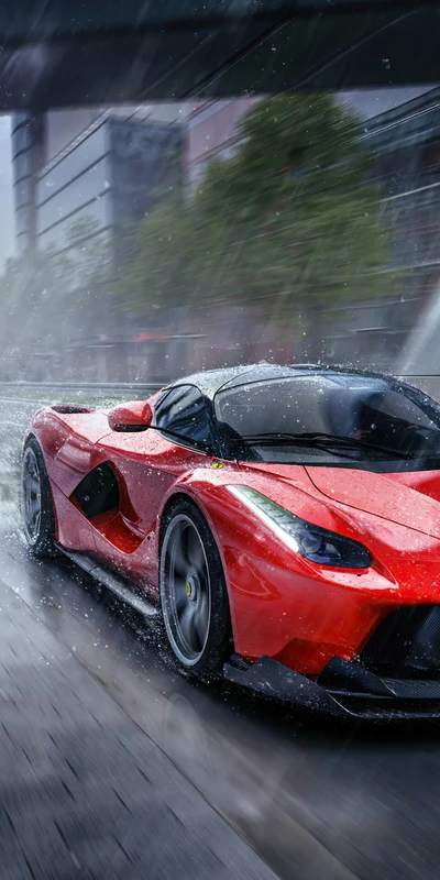 LaFerrari em movimento: um impressionante supercarro vermelho cortando ruas encharcadas de chuva.