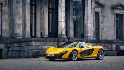 Желтый McLaren P1 суперкар, излучающий элегантность и мощь