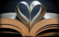 Páginas en forma de corazón: Un amor por la lectura