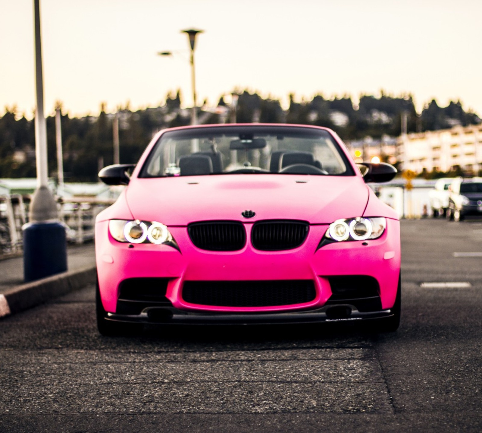 Lade erstaunlich, bmw, auto, rosa Hintergrund herunter