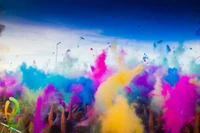 Celebración vibrante de Holi: Una multitud colorida abrazando la primavera