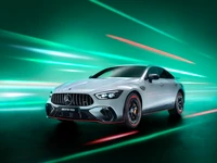 2022 Mercedes AMG GT 63 S E Performance F1 Edition - Impressionante coupé de 4 portas em exibição de luz dinâmica