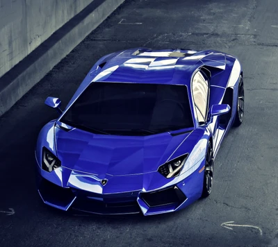 Lamborghini Aventador LP700-4: Impactante elegancia de superdeportivo azul