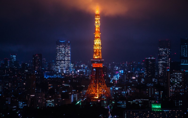 Красивый вид на город ночью с ярким светом (токийская башня, tokyo tower, башня, город, городской пейзаж)