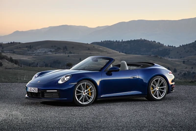 Porsche 911 Carrera Convertible: Diseño Icónico se Encuentra con Rendimiento