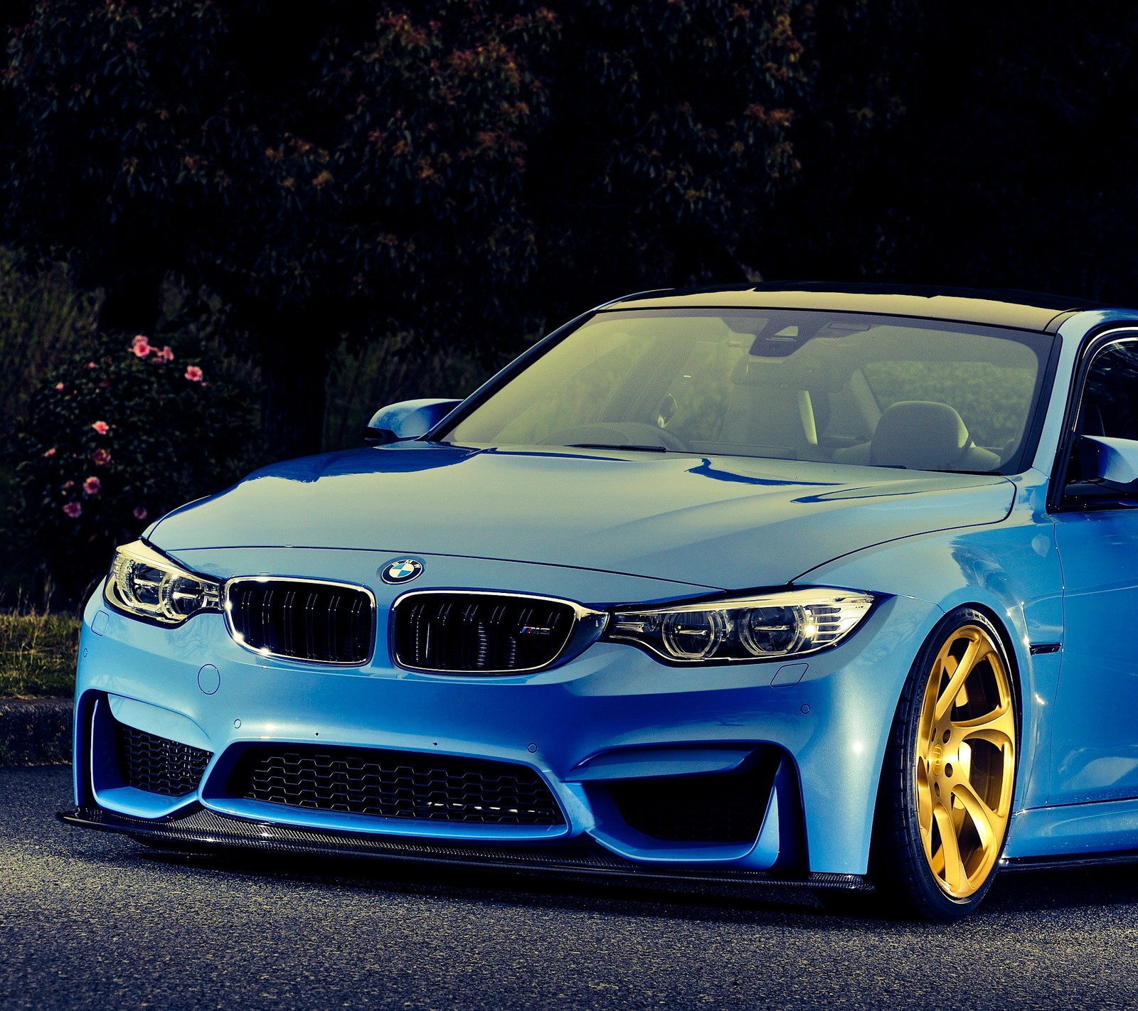 A close up of a blue bmw car parked on a street (bmw, f80, m3, sedan, tuning)