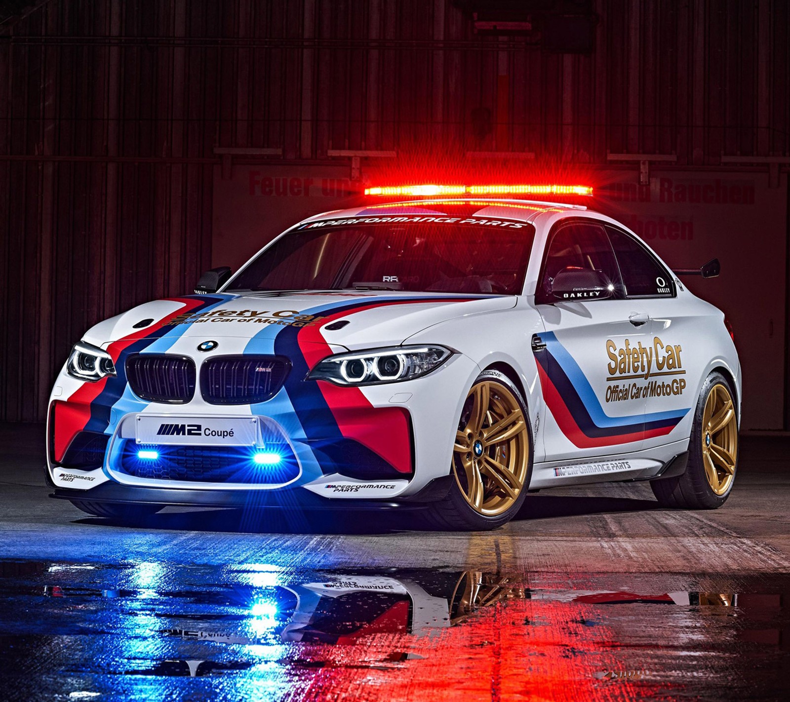 O novo carro de polícia da bmw está pronto para a ação (bmw, carro, motor, alemão, segurança)