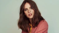 Felicity Jones: Captivating Elegance in Portraiture