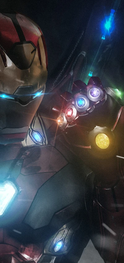 Iron Man empuñando el Guantelete del Infinito en Avengers: Endgame