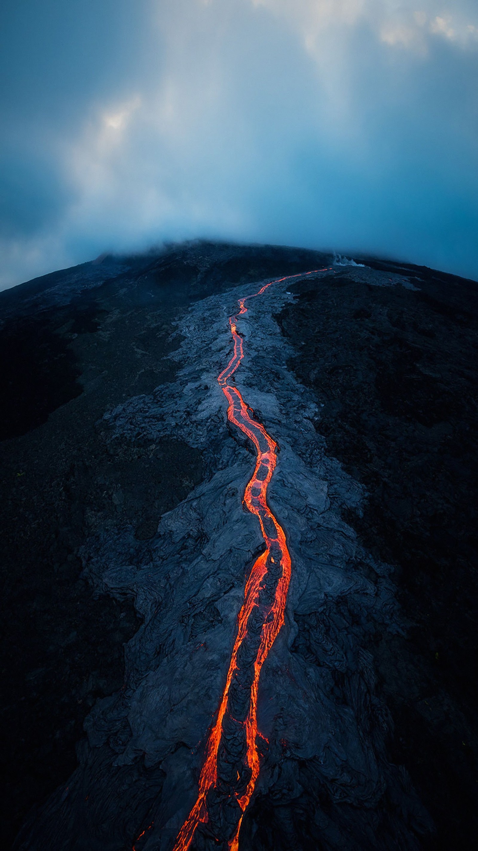 lava, volcano, nature, shield volcano, cloud wallpaper