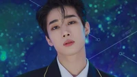 Han Seungwoo: Estrela do K-Pop cativante contra um fundo cósmico