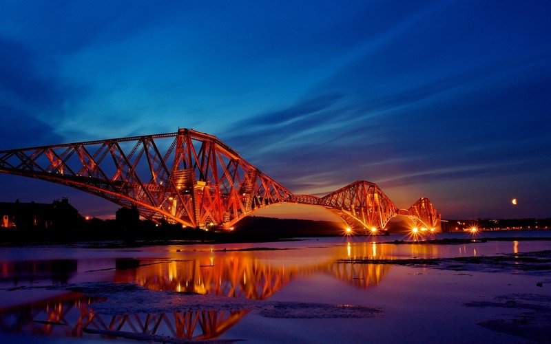 Мост с огнями, отражающимися в воде ночью (мост форт, forth bridge, эдинбург, edinburgh, отражение)