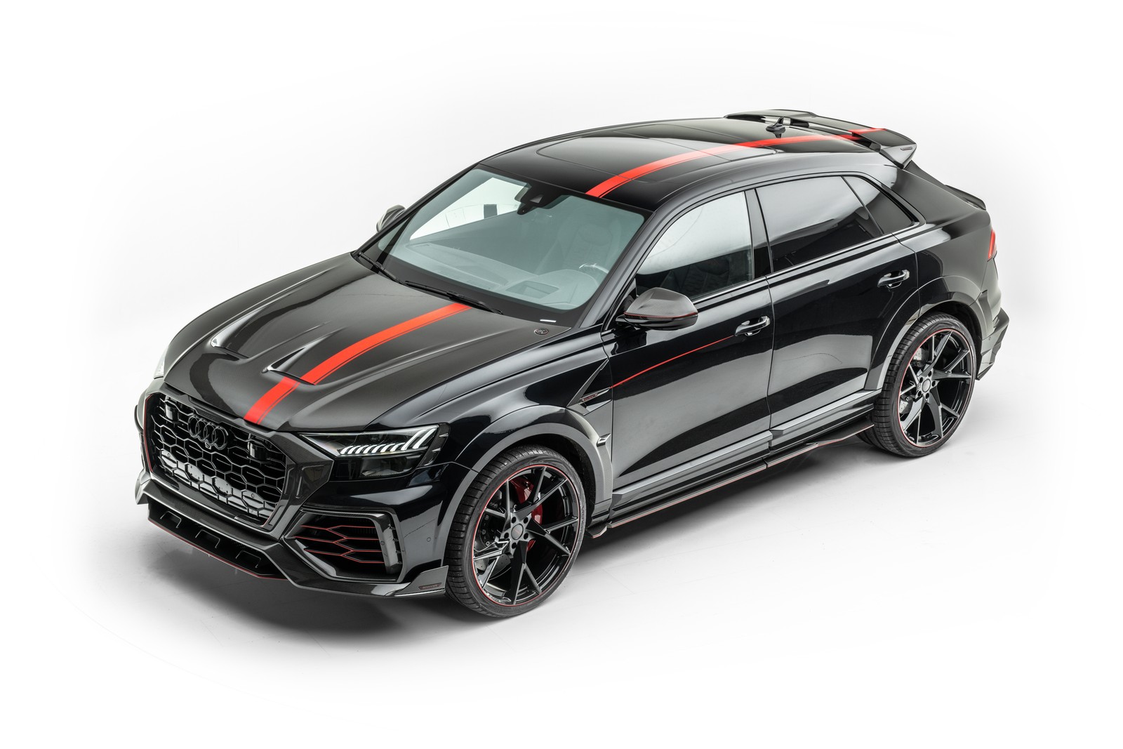 Un suv audi negro con rayas rojas en el capó (mansory audi rs q8, 5k, 8k, coches, fondo de pantalla 4k)