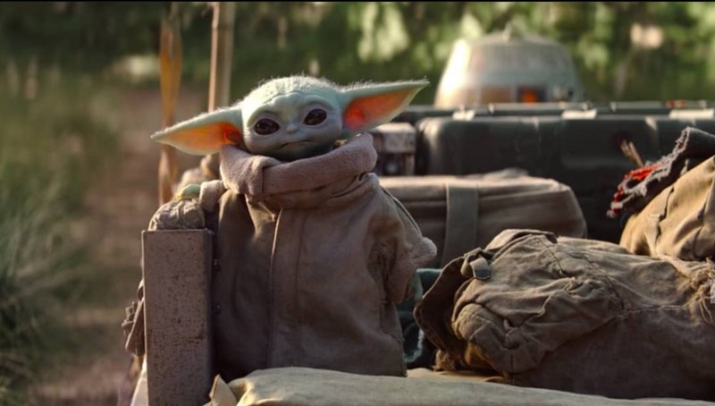 Младенец йода в грузовике с багажом сзади (младенец, малыш йода, baby yoda, мандо, mando)