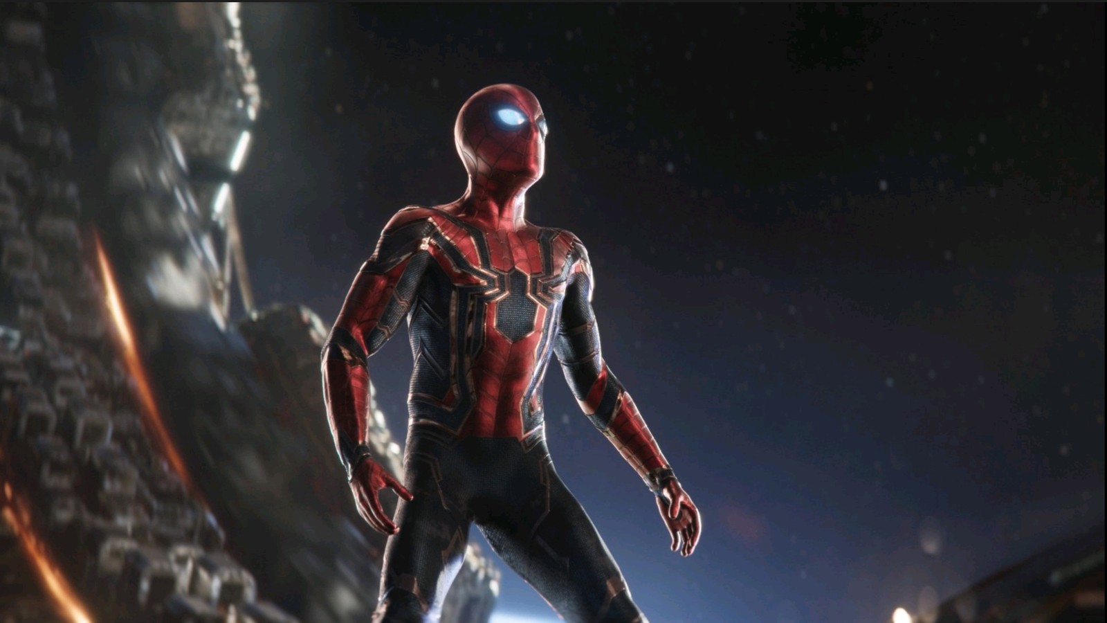 Spider-man en costume se tenant devant une ville (avengers, hd, infini, fer, homme)