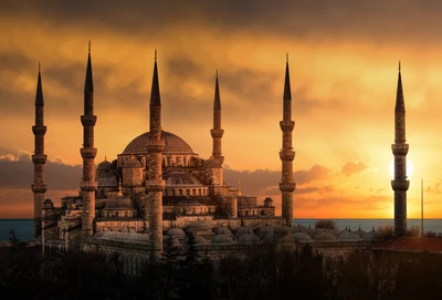 Stunning Sunset Over the Blue Mosque: A Majestic View of Istanbul's Iconic Ancient Architecture