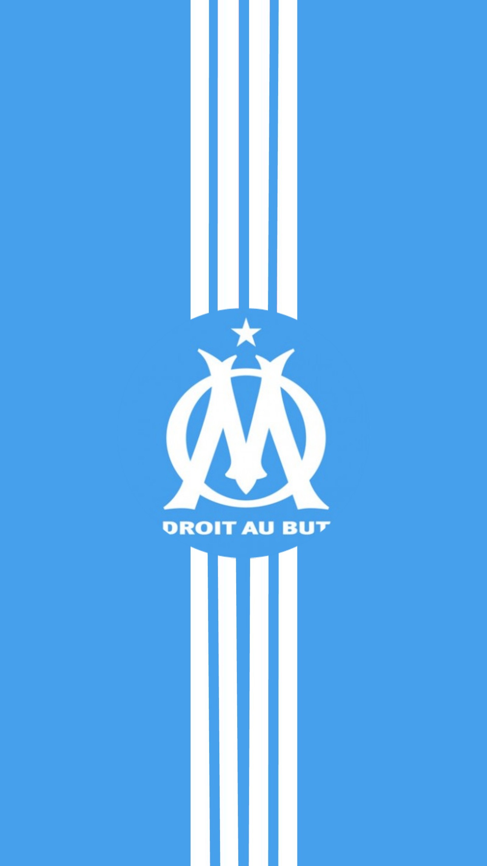 Nahaufnahme eines fußballteams-logos auf blauem hintergrund (fußball, logo, marseille)