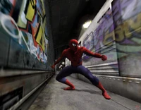 Spider-Man in einer städtischen Gasse, die seine ikonische Pose vor lebendiger Graffiti zeigt.