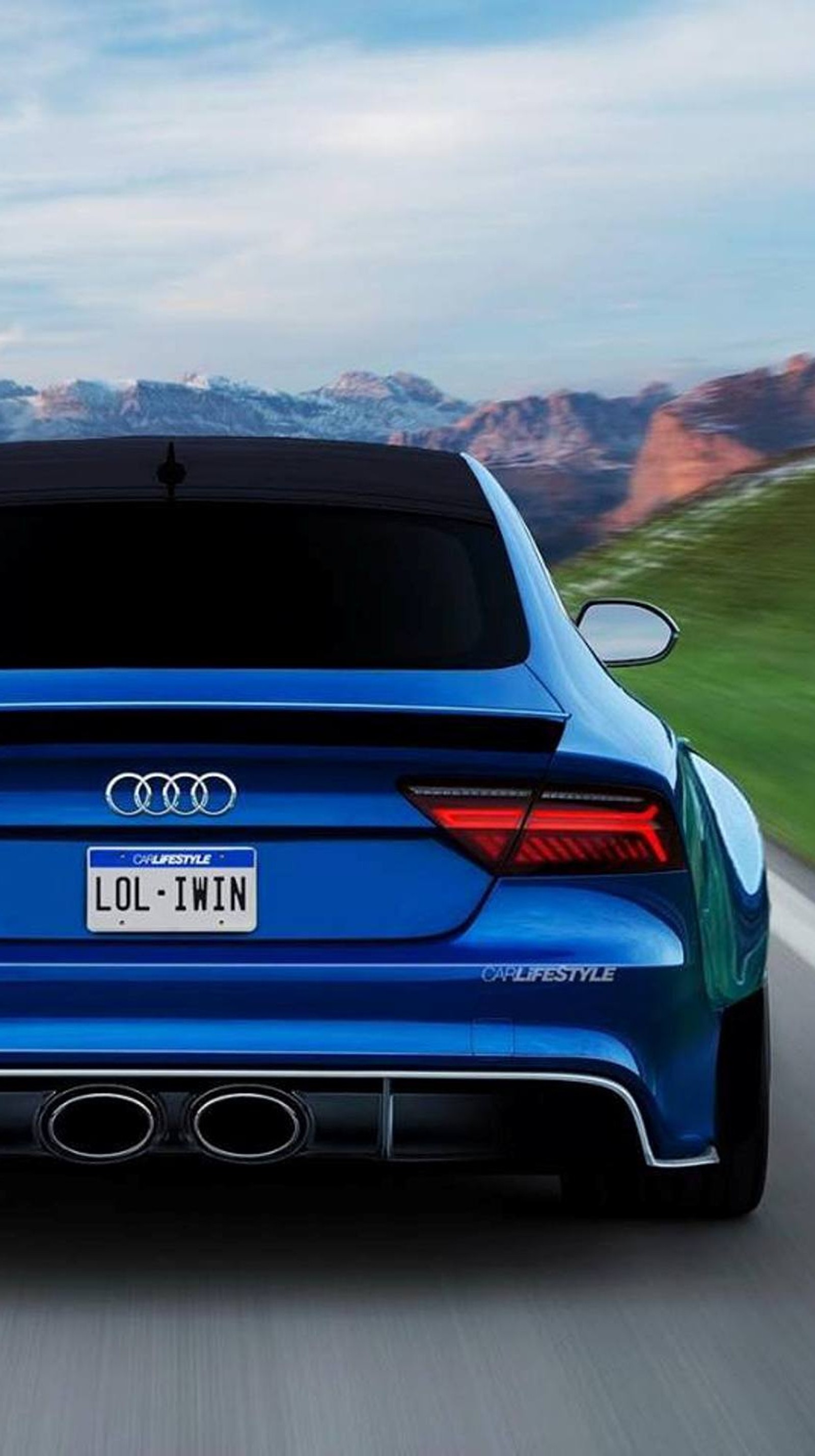 Un gros plan d'une voiture audi bleue roulant sur une route (audi, bleu, voiture, vitesse)