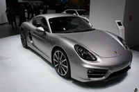 2014 Porsche Cayman S in Silber auf der Auto Show mit Leichtmetallrädern