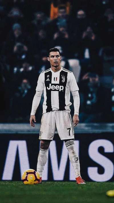 Cristiano Ronaldo com o uniforme da Juventus durante uma partida.