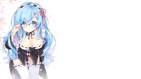 Rem aus Re:Zero in einem Dienstmädchen-Outfit mit langen blauen Haaren und Brille, umgeben von Kirschblüten.