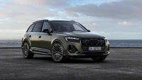 2024 Audi SQ7 TFSI: Sleek Luxury SUV in Dynamic Setting