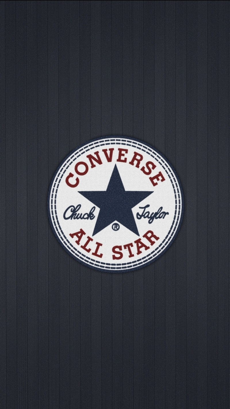 Логотип converse all star на стене из черной деревянной панели (клуб, converse, дуваркалид, duvarkagidi, озканаты)