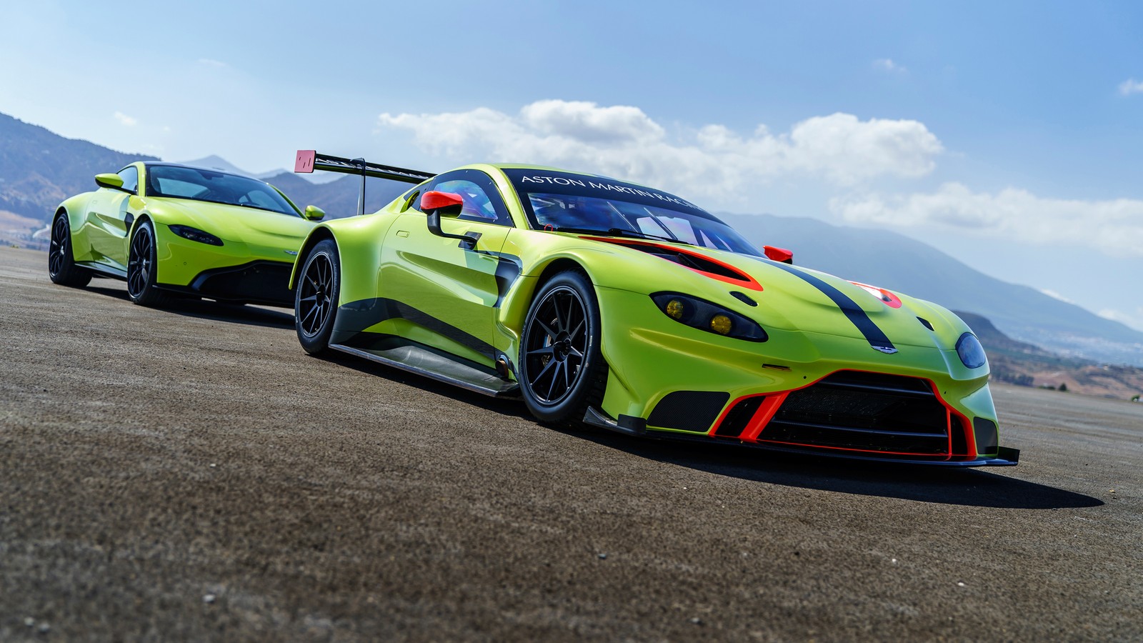 Скачать обои aston martin, машина, астон мартин рейсинг, aston martin racing, спортивный автомобиль