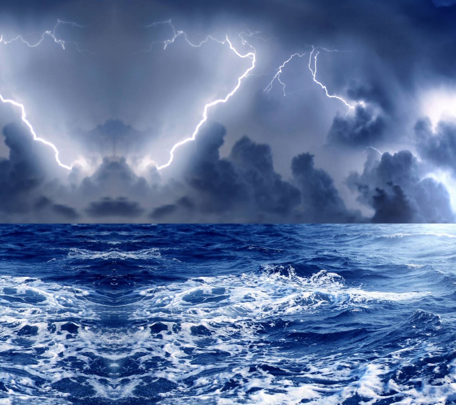 A close up of a storm with lightning in the sky over the ocean (blue, clouds, hd, lightning, ocean)